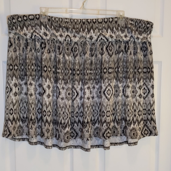 Lane Bryant Dresses & Skirts - Lane Bryant Mini Skirt, Animal Print, Sz 26/28